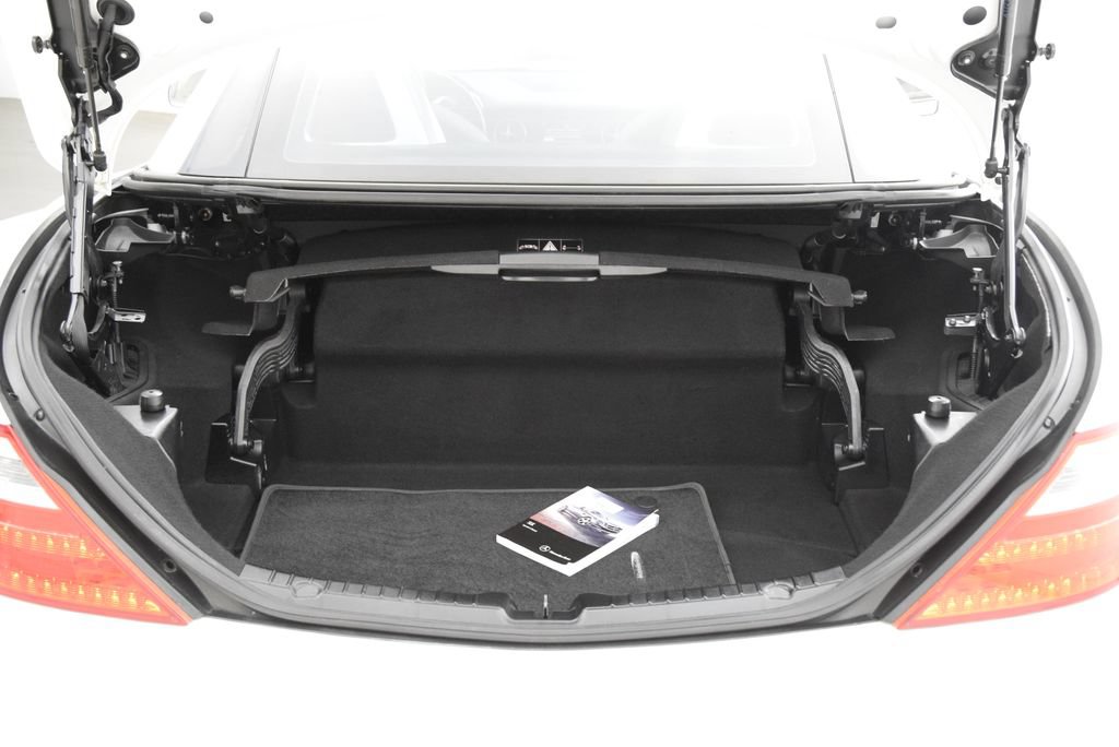 Used 2016 Mercedes-Benz SLK 300 image 29