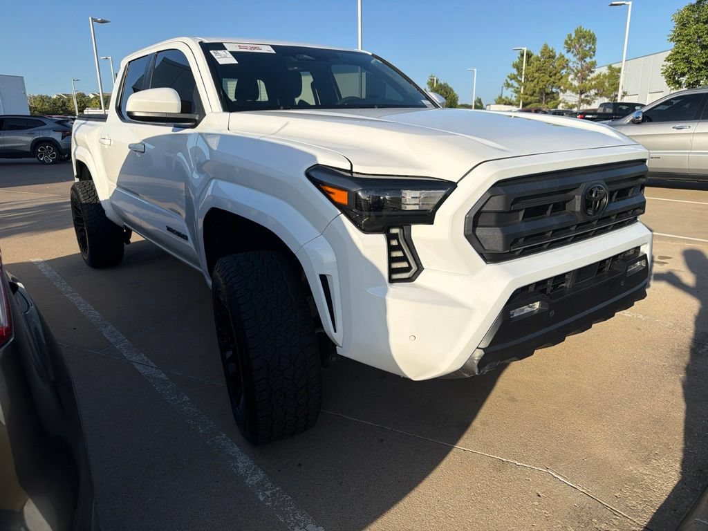 Used 2024 Toyota Tacoma SR5 AWD/4WD image 9