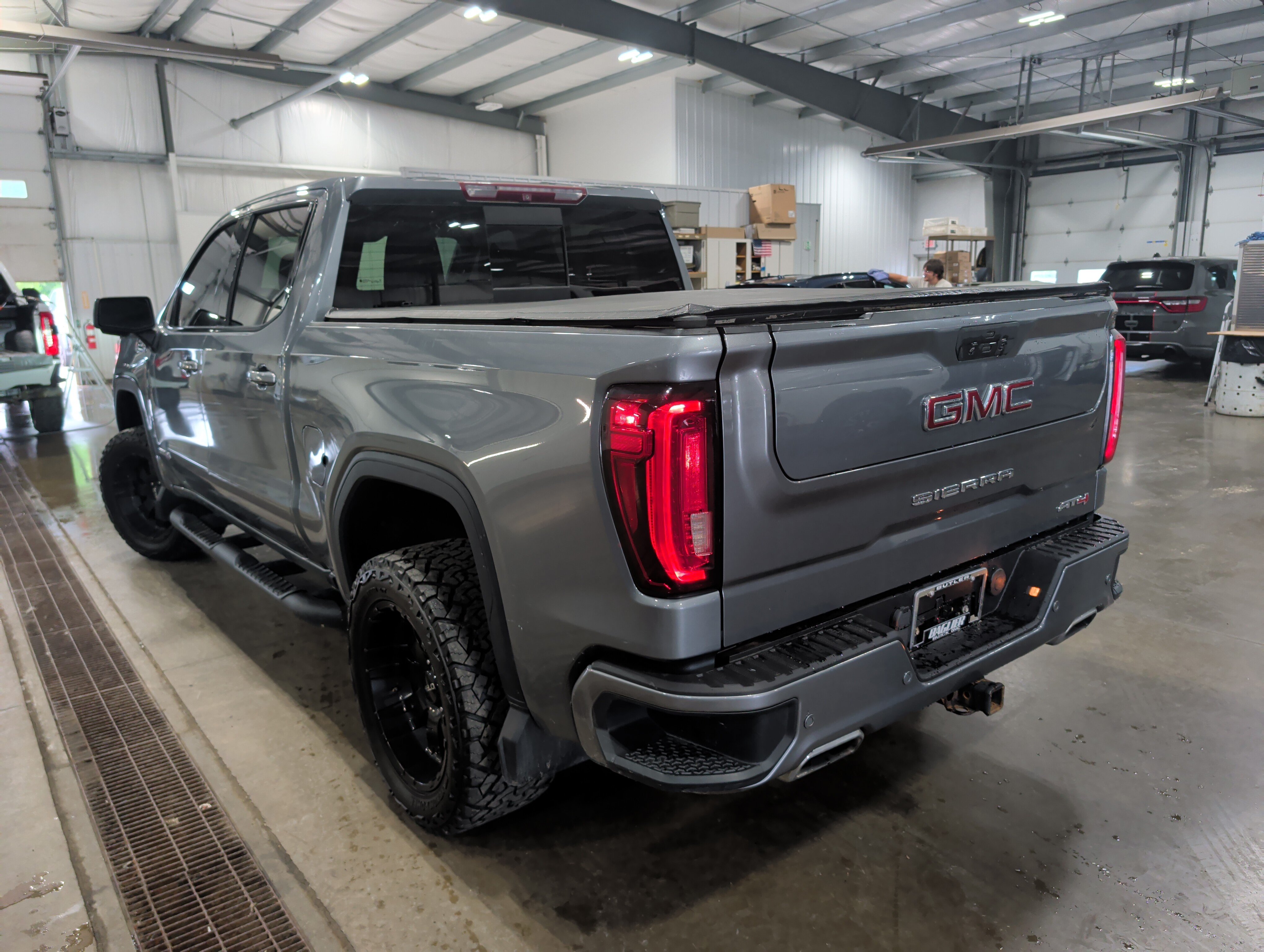 Used 2019 GMC Sierra 1500 AT4 w/ Technology Package AWD/4WD image 4