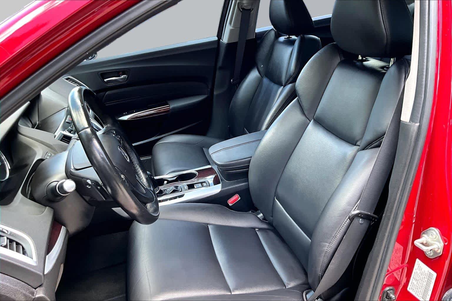 Used 2017 Acura TLX FWD image 8