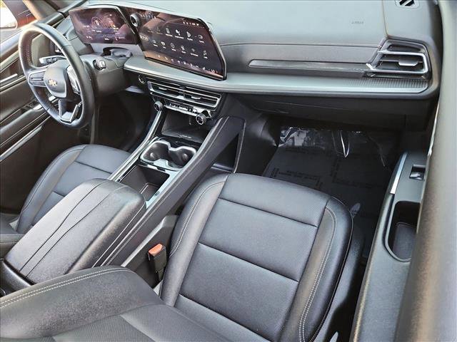 Used 2025 Chevrolet Traverse LT FWD image 22