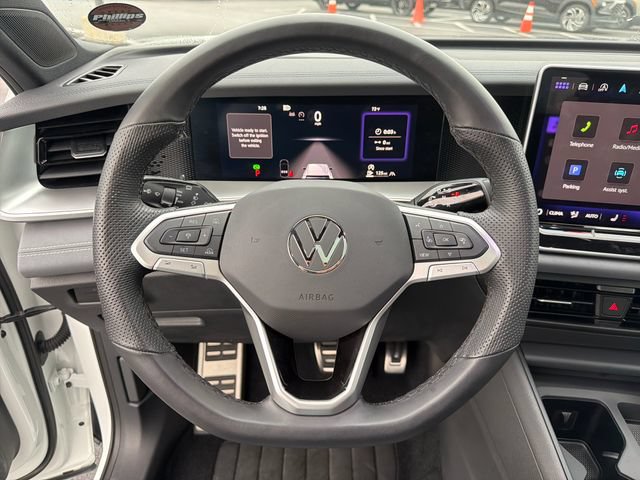 Used 2025 Volkswagen Tiguan SE R-Line AWD/4WD image 16