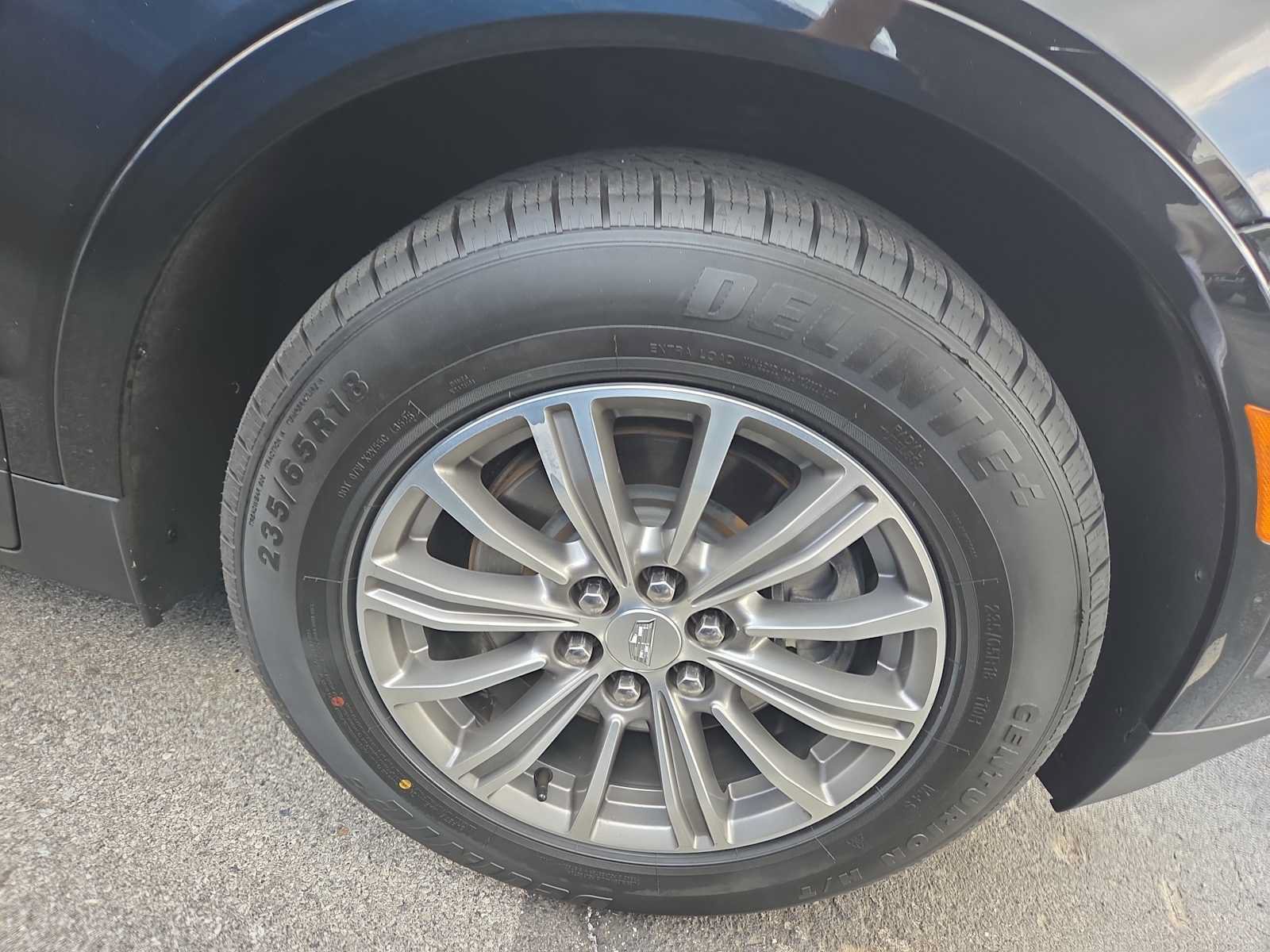 Used 2019 Cadillac XT5 Luxury AWD/4WD image 2