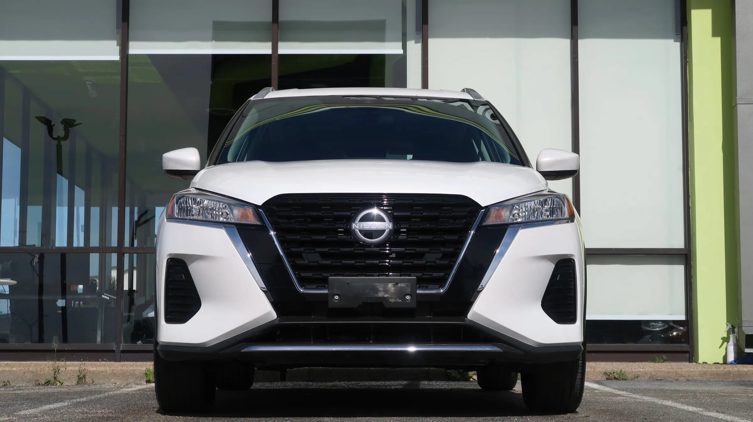 Used 2023 Nissan Kicks SV FWD image 3