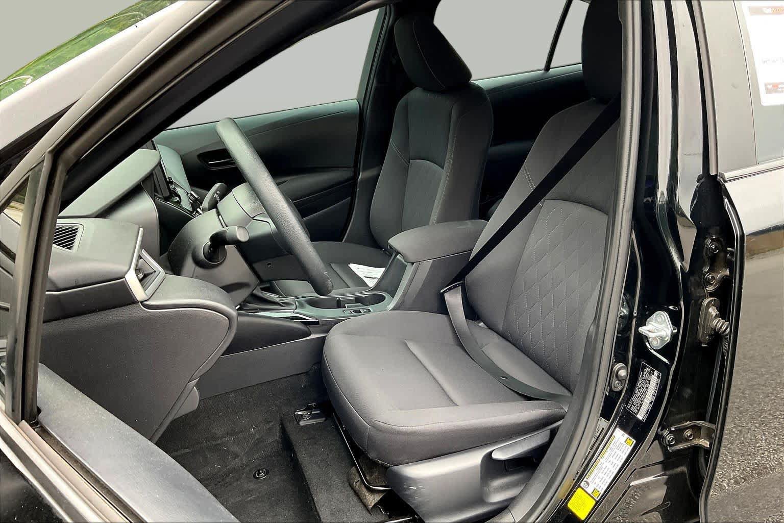 Used 2024 Toyota Corolla LE FWD image 8