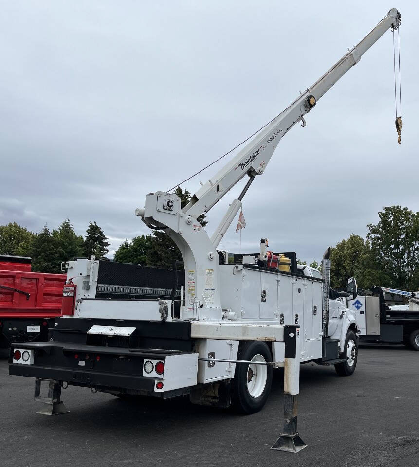 Used 2017 Ford F750 2WD Regular Cab Super Duty image 25