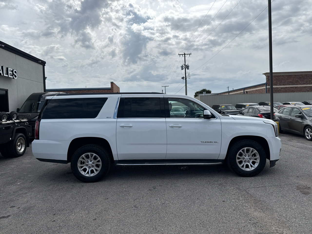 Used 2017 GMC Yukon XL SLT image 5
