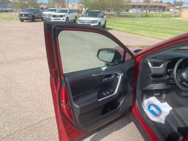 Used 2023 Toyota RAV4 XLE image 10