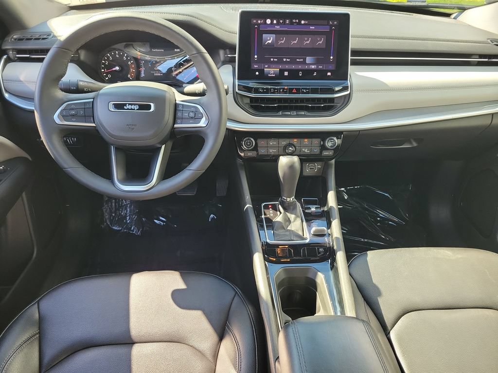 Used 2025 Jeep Compass Limited AWD/4WD image 28