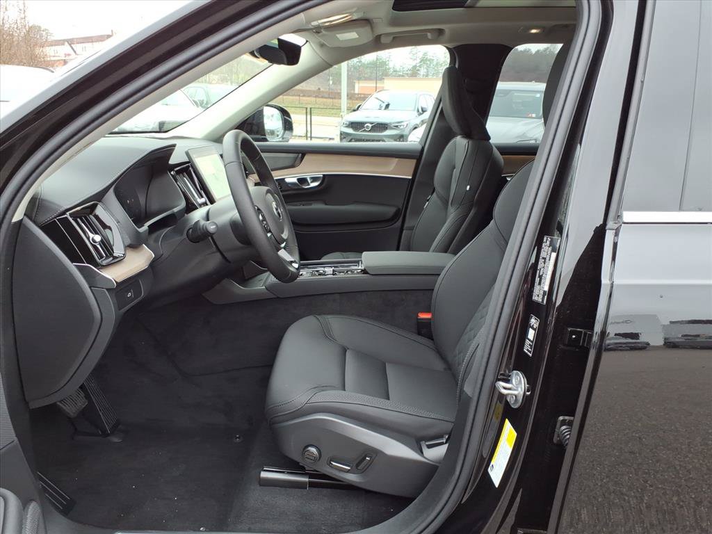 Used 2026 Volvo XC90 B6 Plus w/ Protection Package AWD/4WD image 10