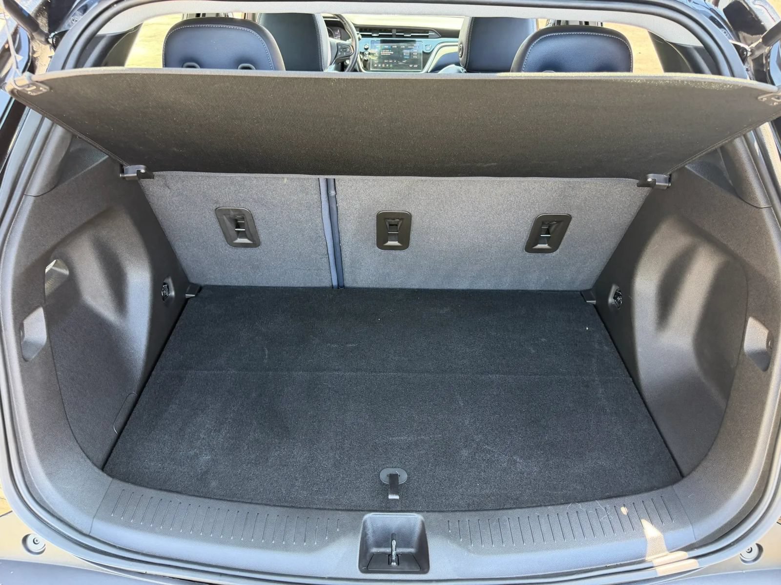 Used 2022 Chevrolet Bolt EUV Premier w/ Launch Edition FWD image 32