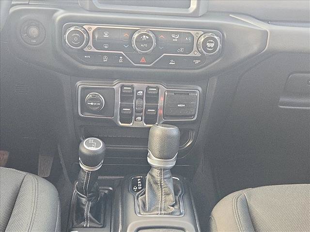 Used 2020 Jeep Gladiator Overland AWD/4WD image 14