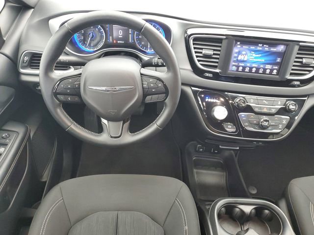 Used 2018 Chrysler Pacifica Touring Plus w/ S Appearance Package image 16