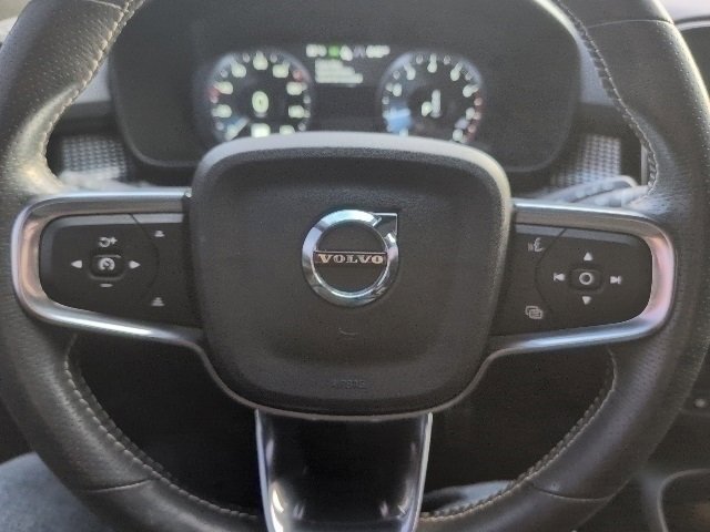 Used 2021 Volvo XC40 T5 R-Design w/ Climate Package image 18