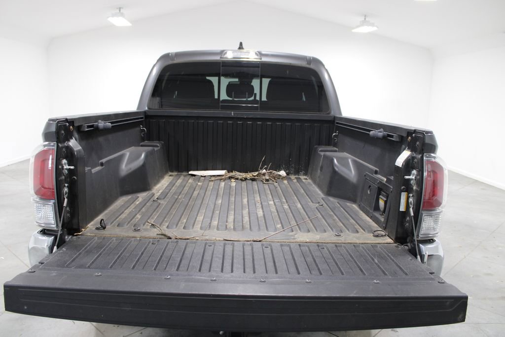 Used 2021 Toyota Tacoma TRD Off-Road image 16