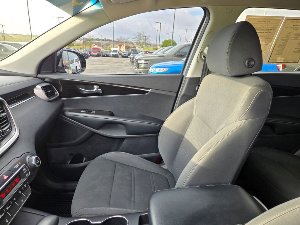 Used 2020 Kia Sorento LX w/ LX I4 Convenience Package image 24