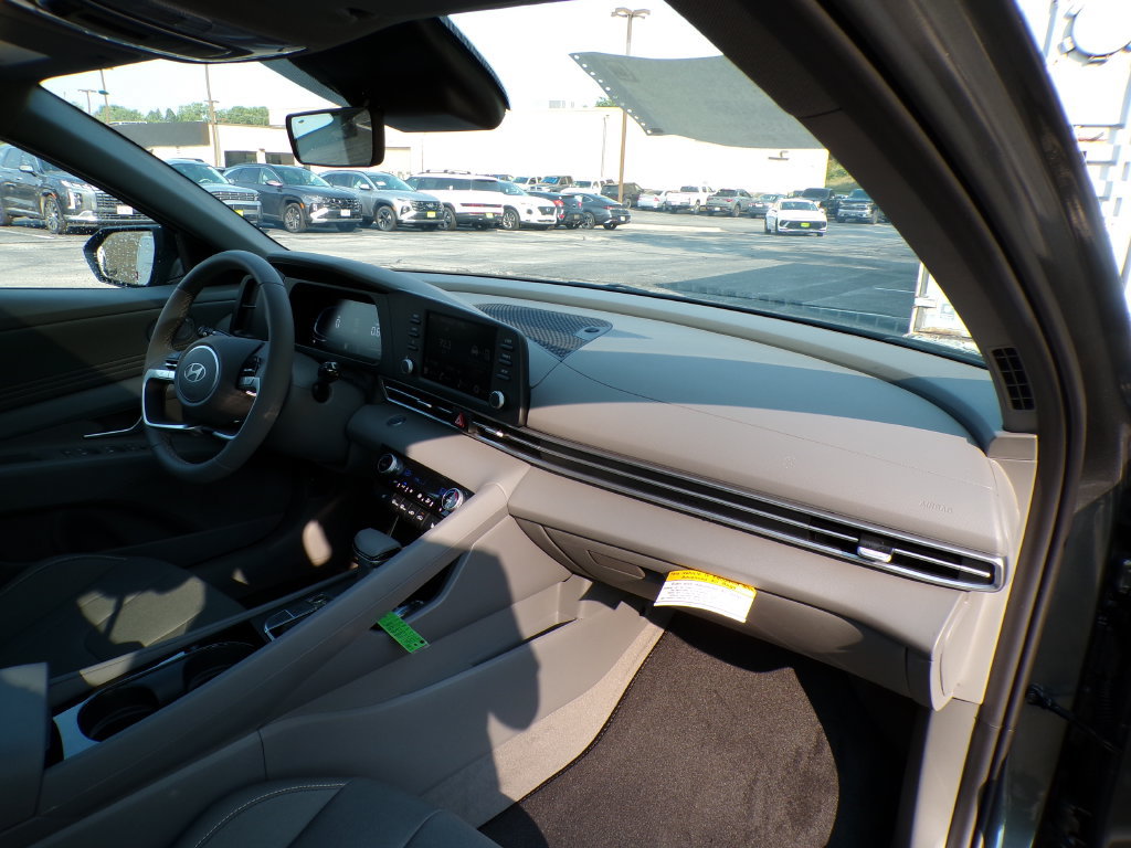 New 2026 Hyundai Elantra SEL Sport Premium FWD image 14