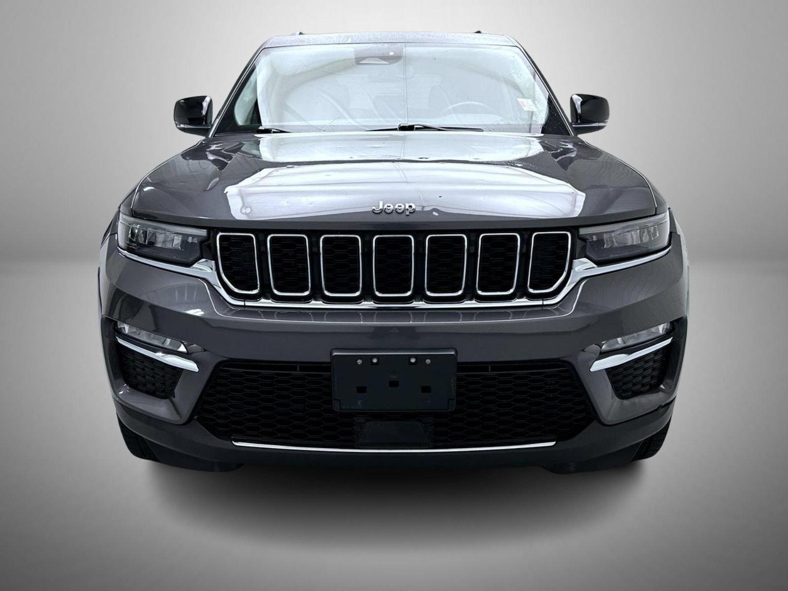 Used 2022 Jeep Grand Cherokee Limited AWD/4WD image 2