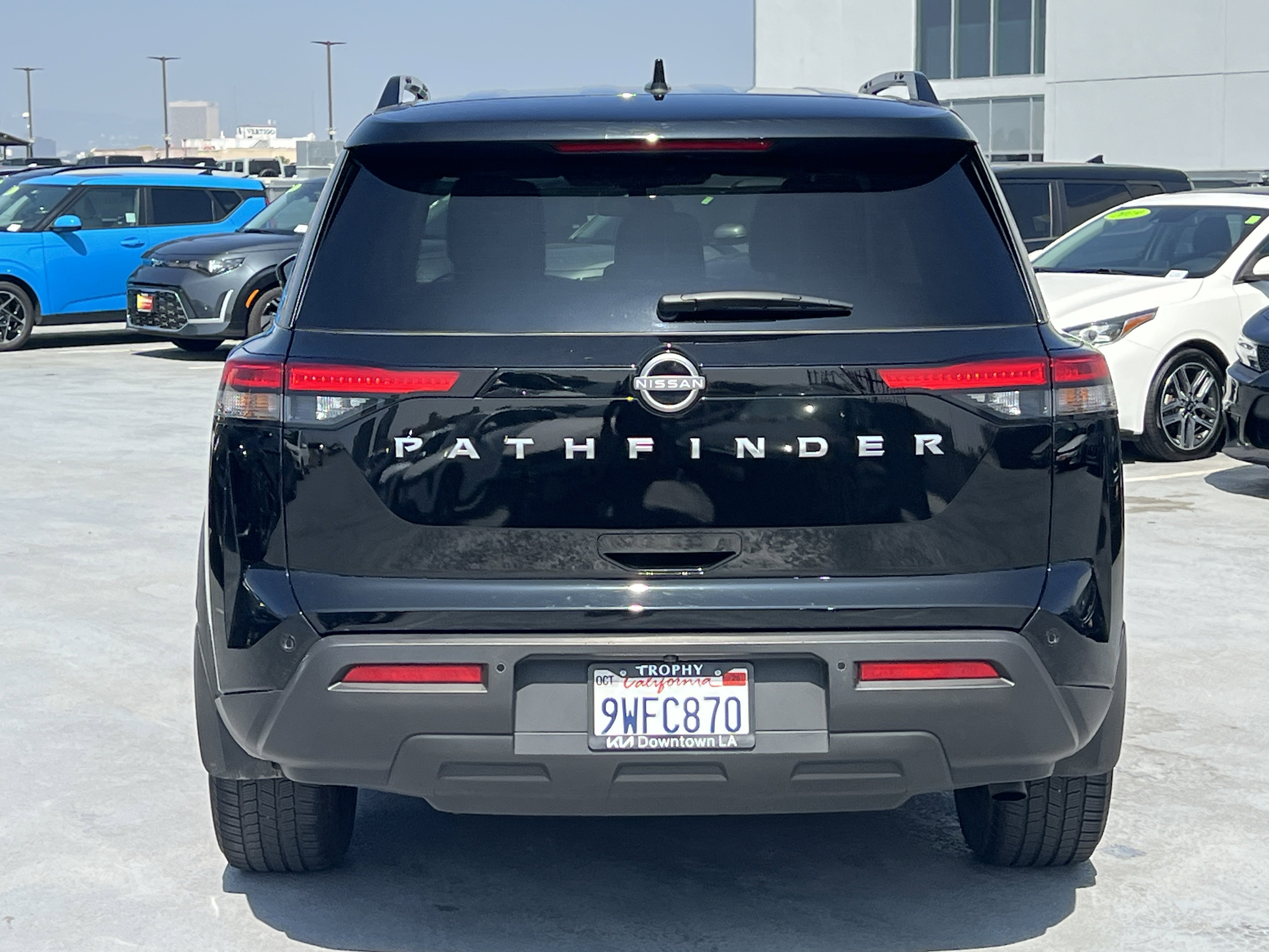 Used 2025 Nissan Pathfinder SV w/ Cargo Package image 6