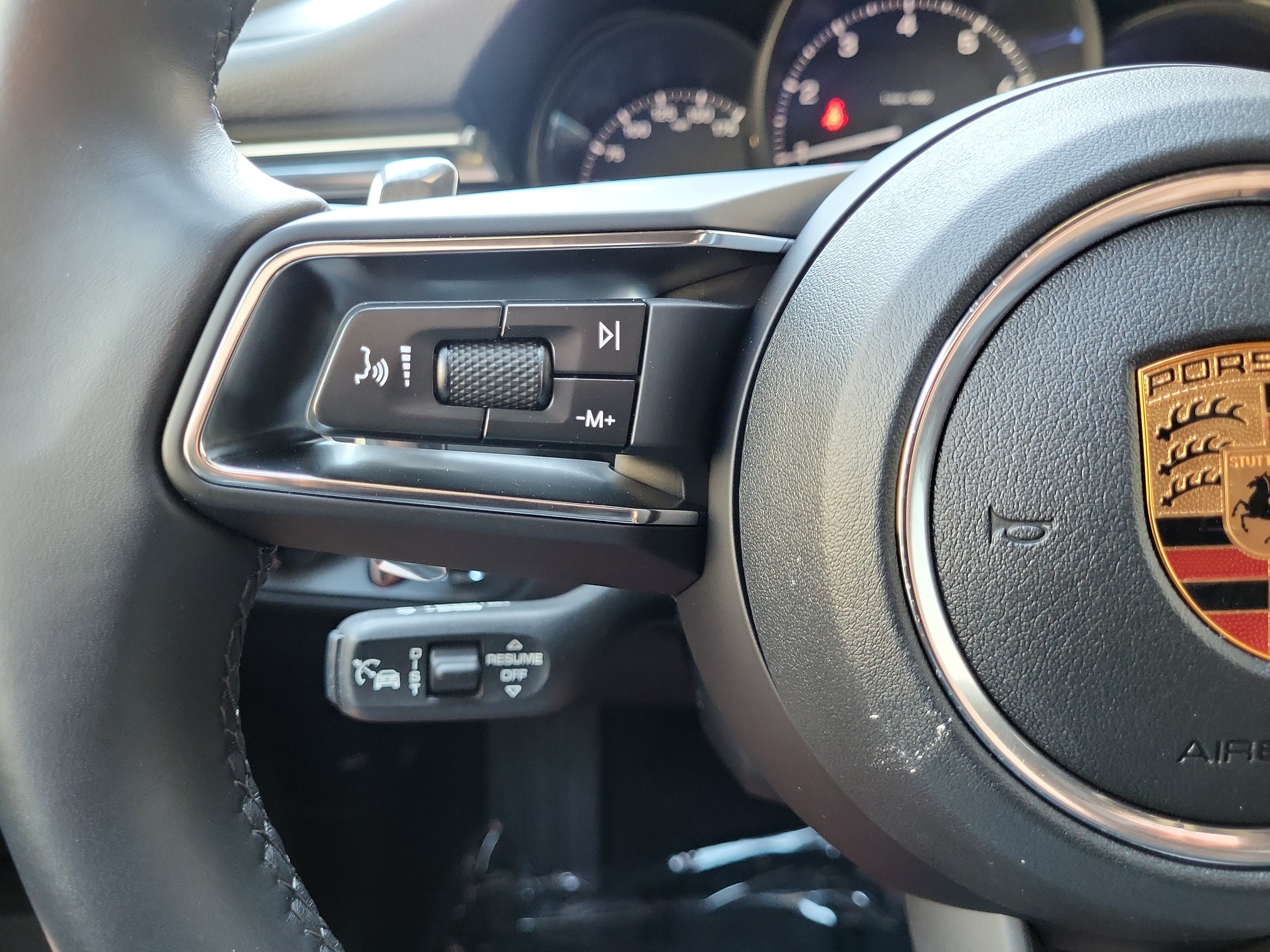 Certified 2026 Porsche Macan AWD/4WD image 28