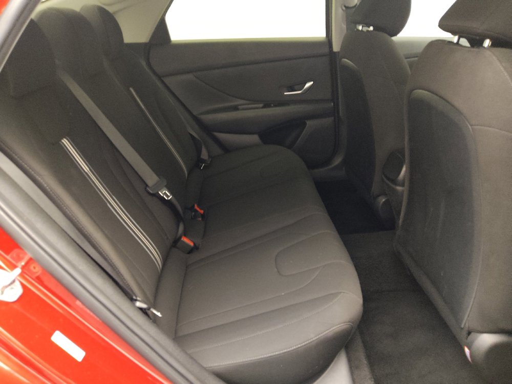 Used 2023 Hyundai Elantra SEL w/ Convenience Package FWD image 19