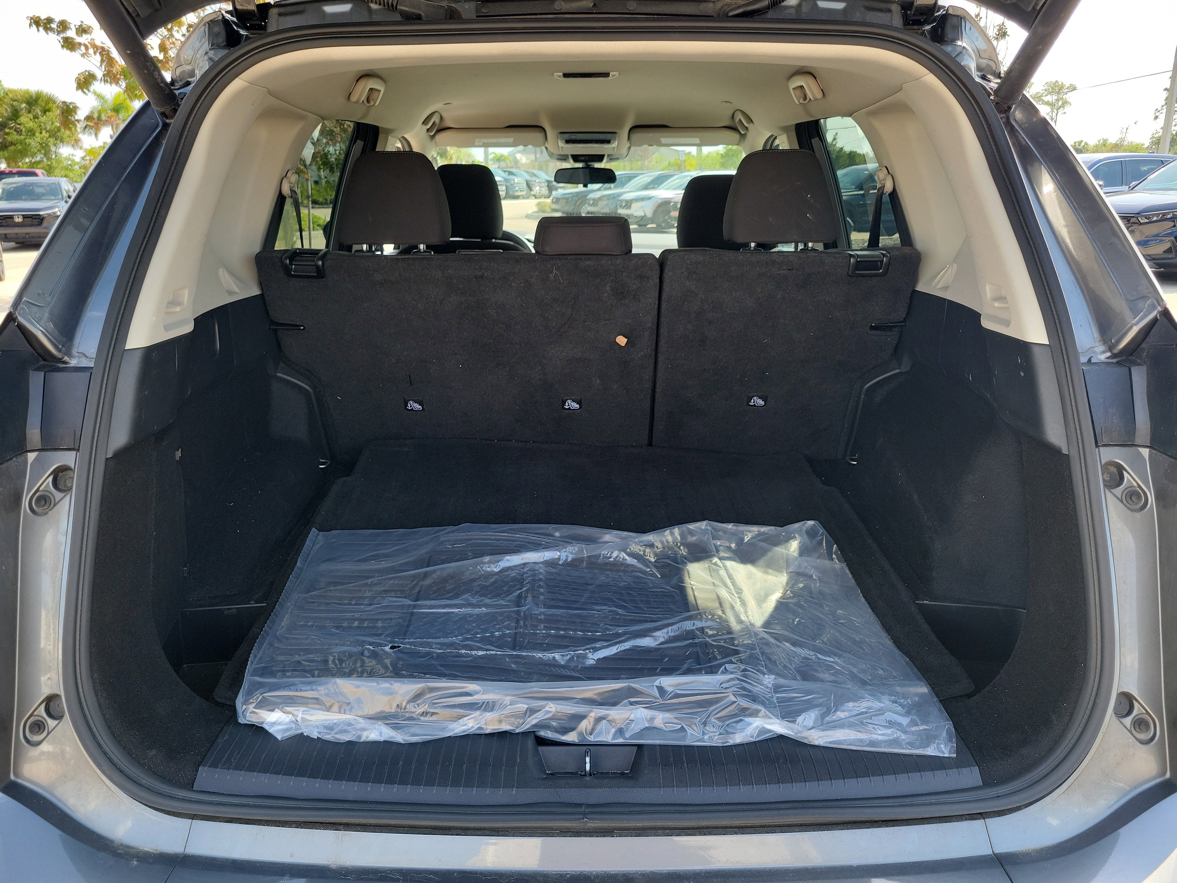 Used 2024 Nissan Rogue SV image 10