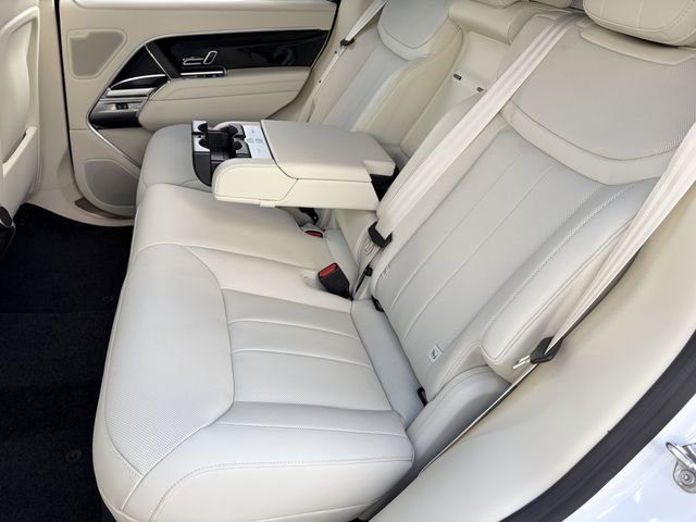 New 2026 Land Rover Range Rover SE image 16