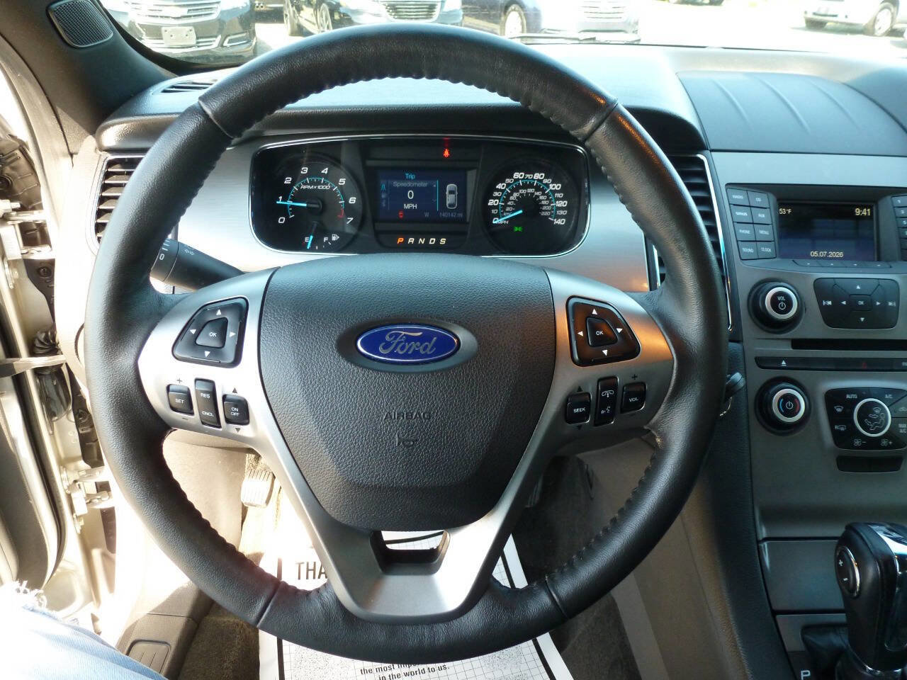 Used 2017 Ford Taurus SEL FWD image 18