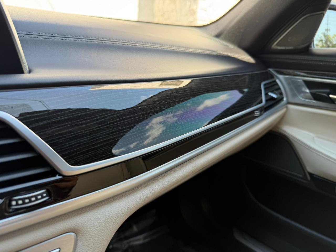 Used 2017 BMW 740i RWD image 38