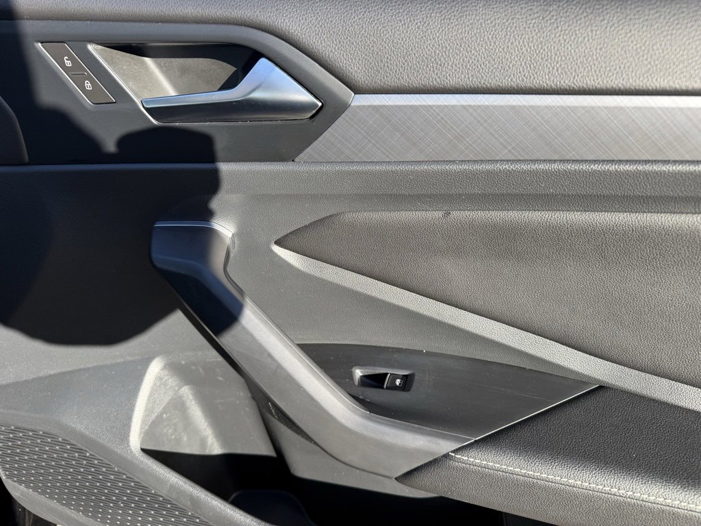 Used 2024 Volkswagen Jetta SE image 39