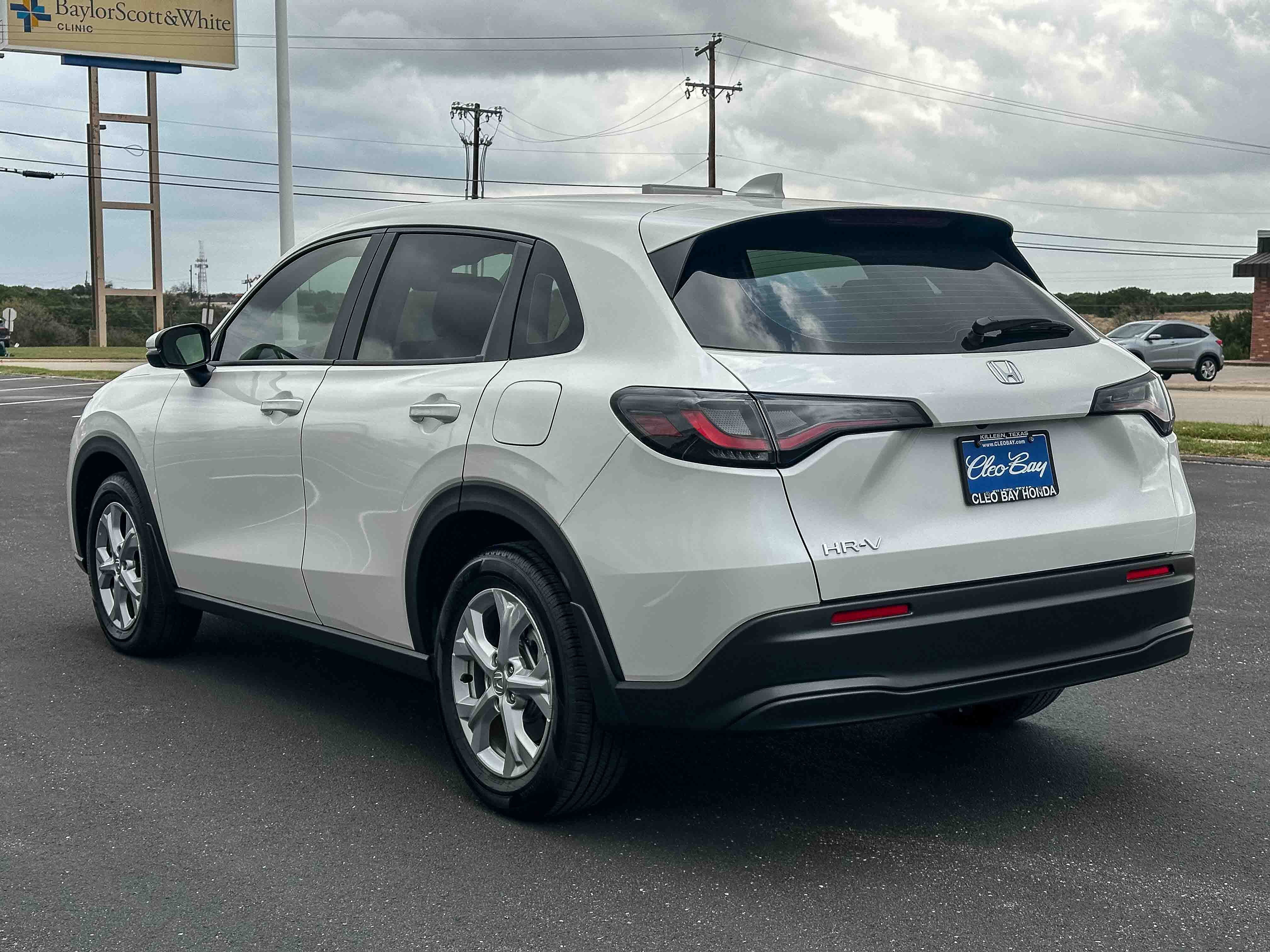 Used 2025 Honda HR-V LX image 8