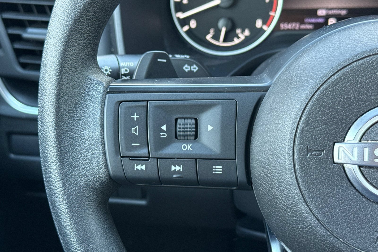 Certified 2024 Nissan Rogue S FWD image 31