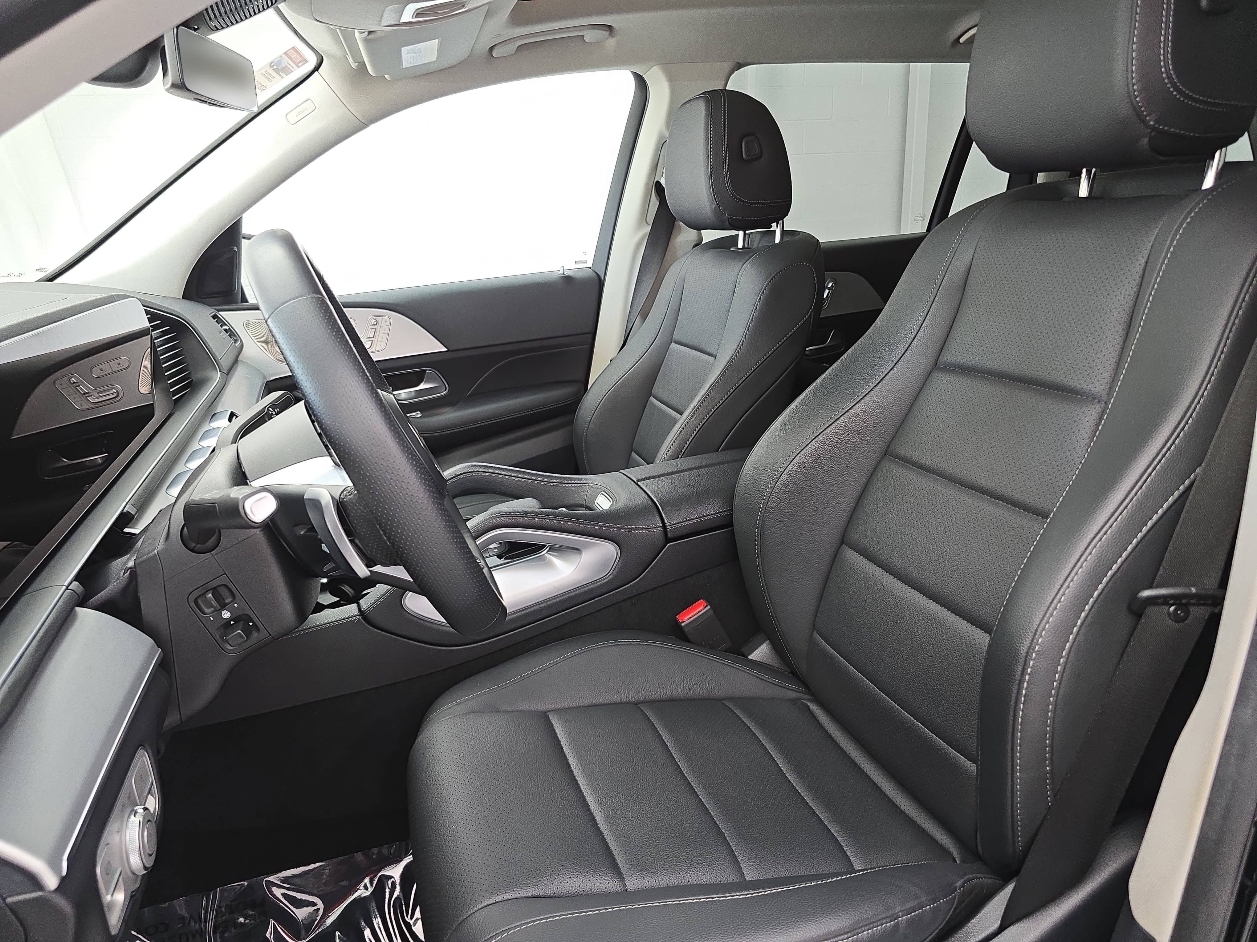 Used 2024 Mercedes-Benz GLS 450 4MATIC w/ AMG Line Exterior image 16