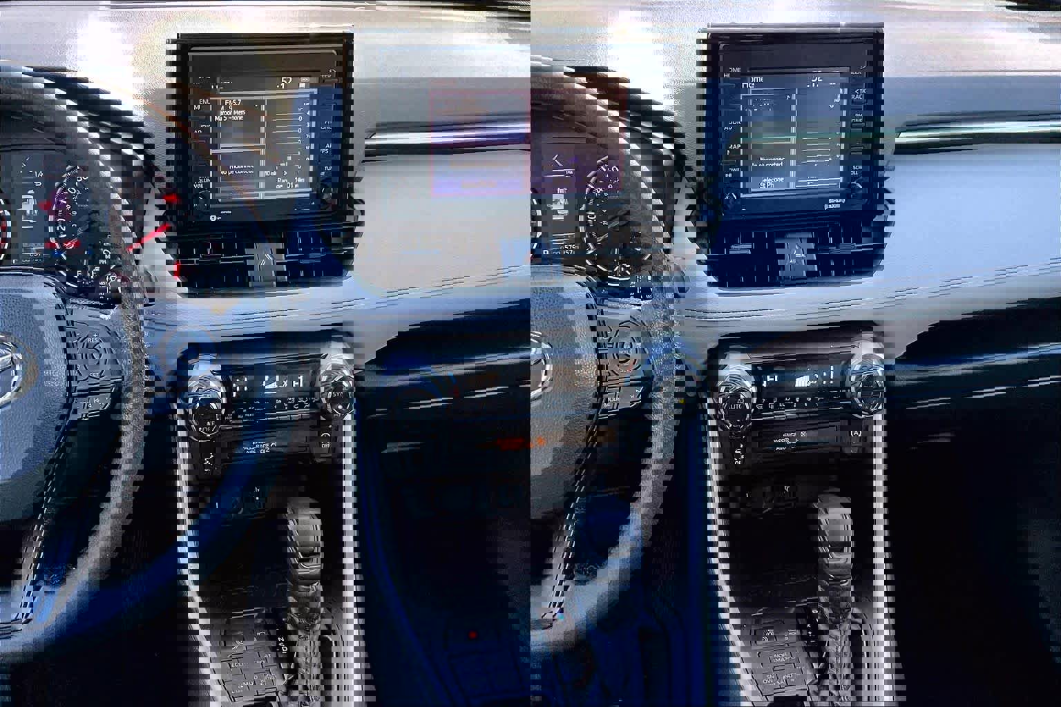 Used 2020 Toyota RAV4 XLE w/ Convenience Package AWD/4WD image 7