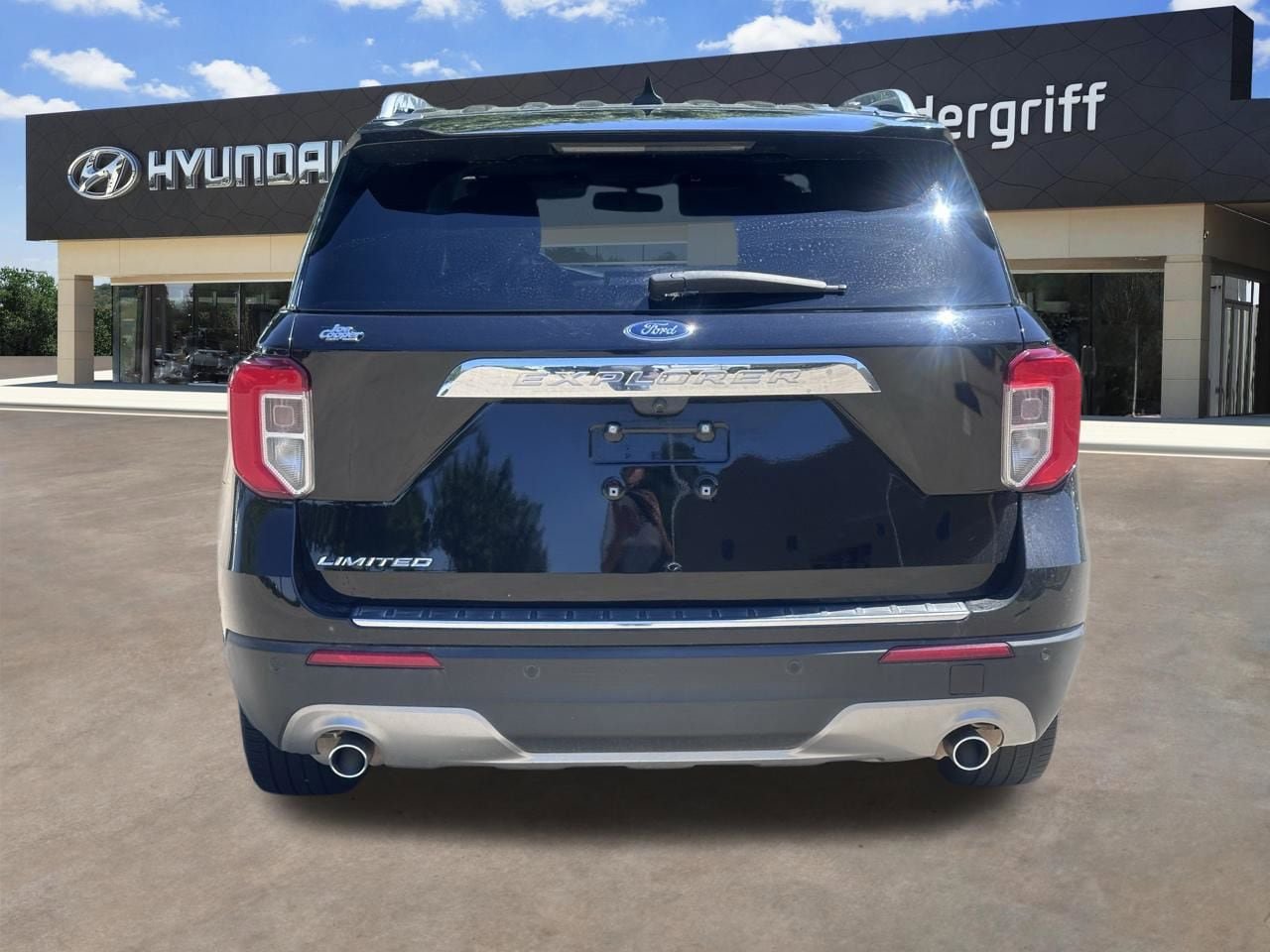 Used 2022 Ford Explorer Limited w/ Equipment Group 301A RWD image 13