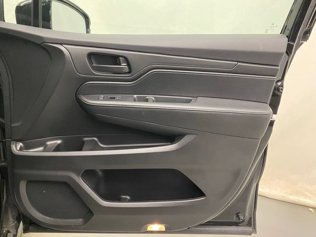Used 2025 Honda Odyssey Sport-L image 11