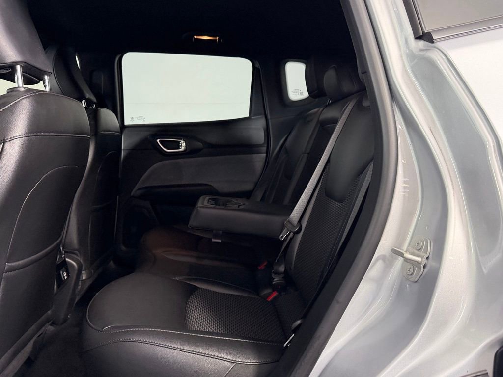 Certified 2024 Jeep Compass Latitude image 25