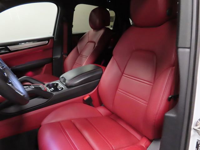 Used 2023 Porsche Cayenne Platinum Edition image 20