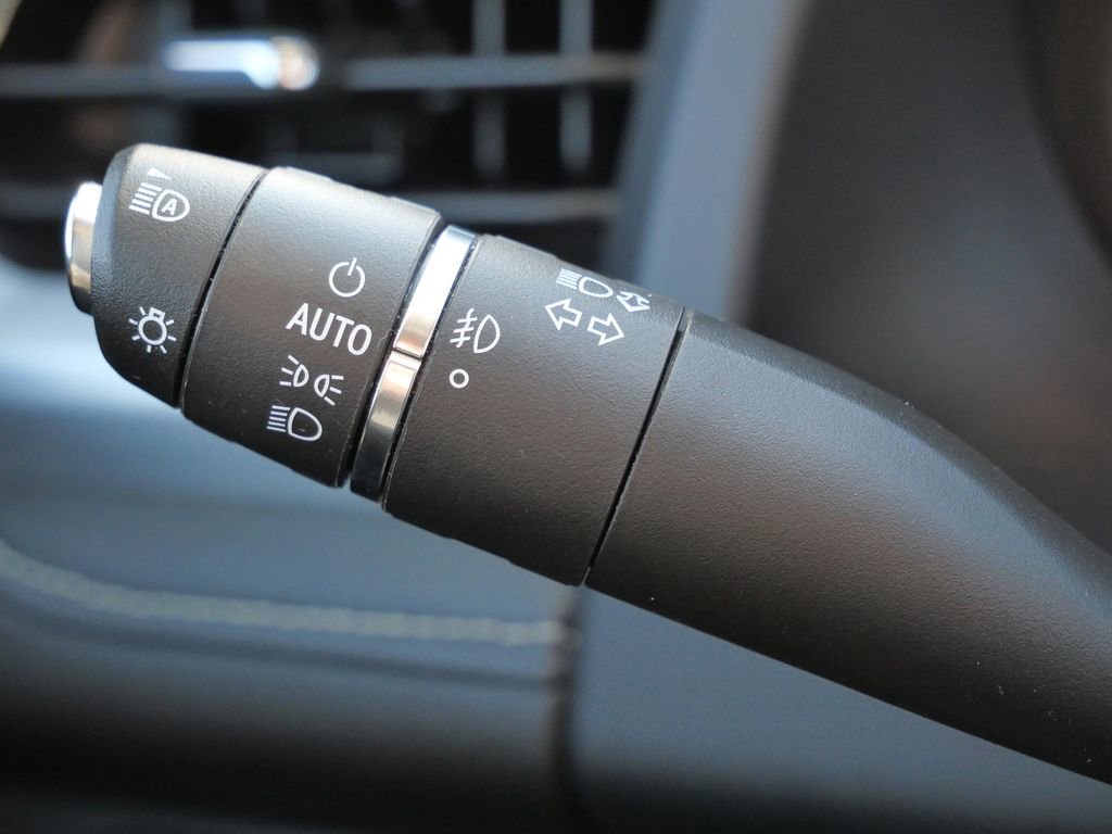 Used 2023 GMC Acadia SLT image 49