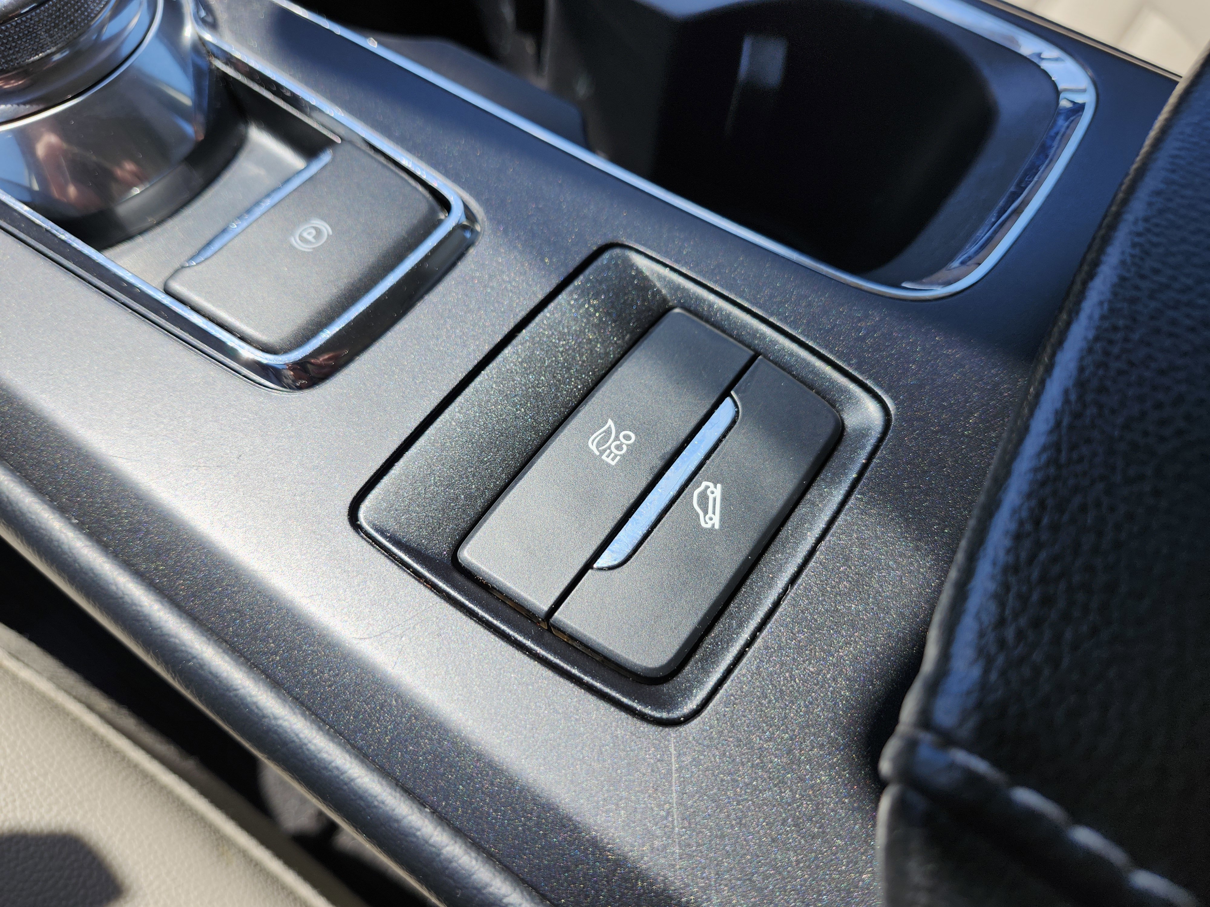 Used 2020 Ford Fusion SEL image 35