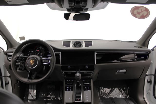 Used 2023 Porsche Macan Turbo AWD/4WD image 26