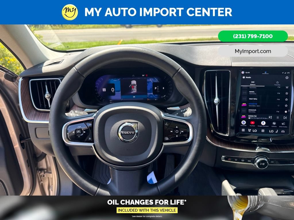 Used 2023 Volvo XC60 B5 Plus AWD/4WD image 16