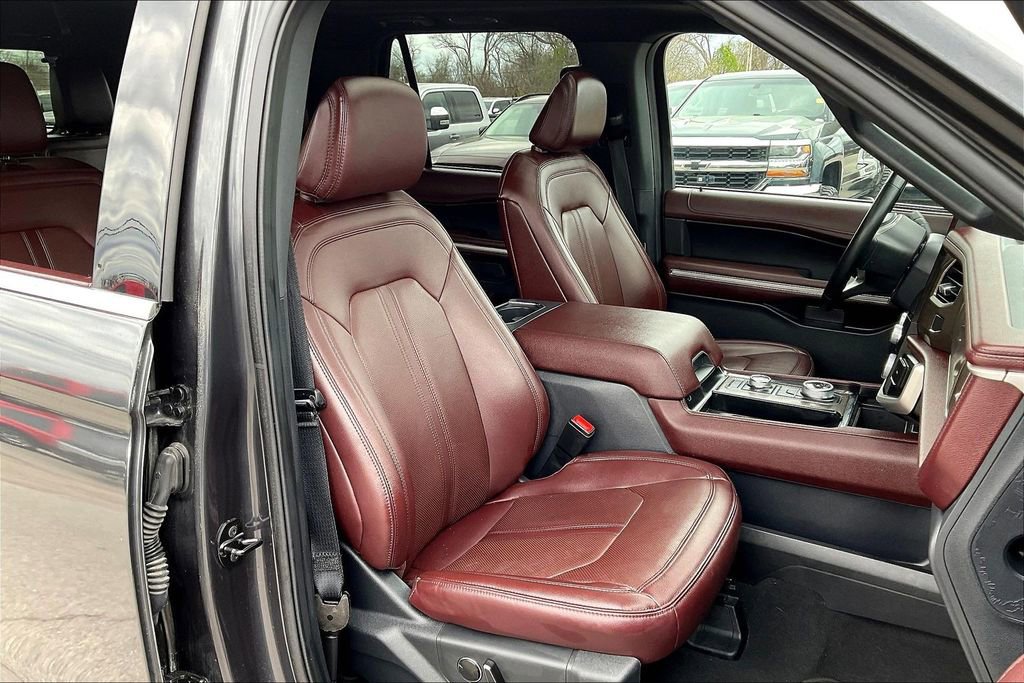 Used 2024 Ford Expedition Limited image 7