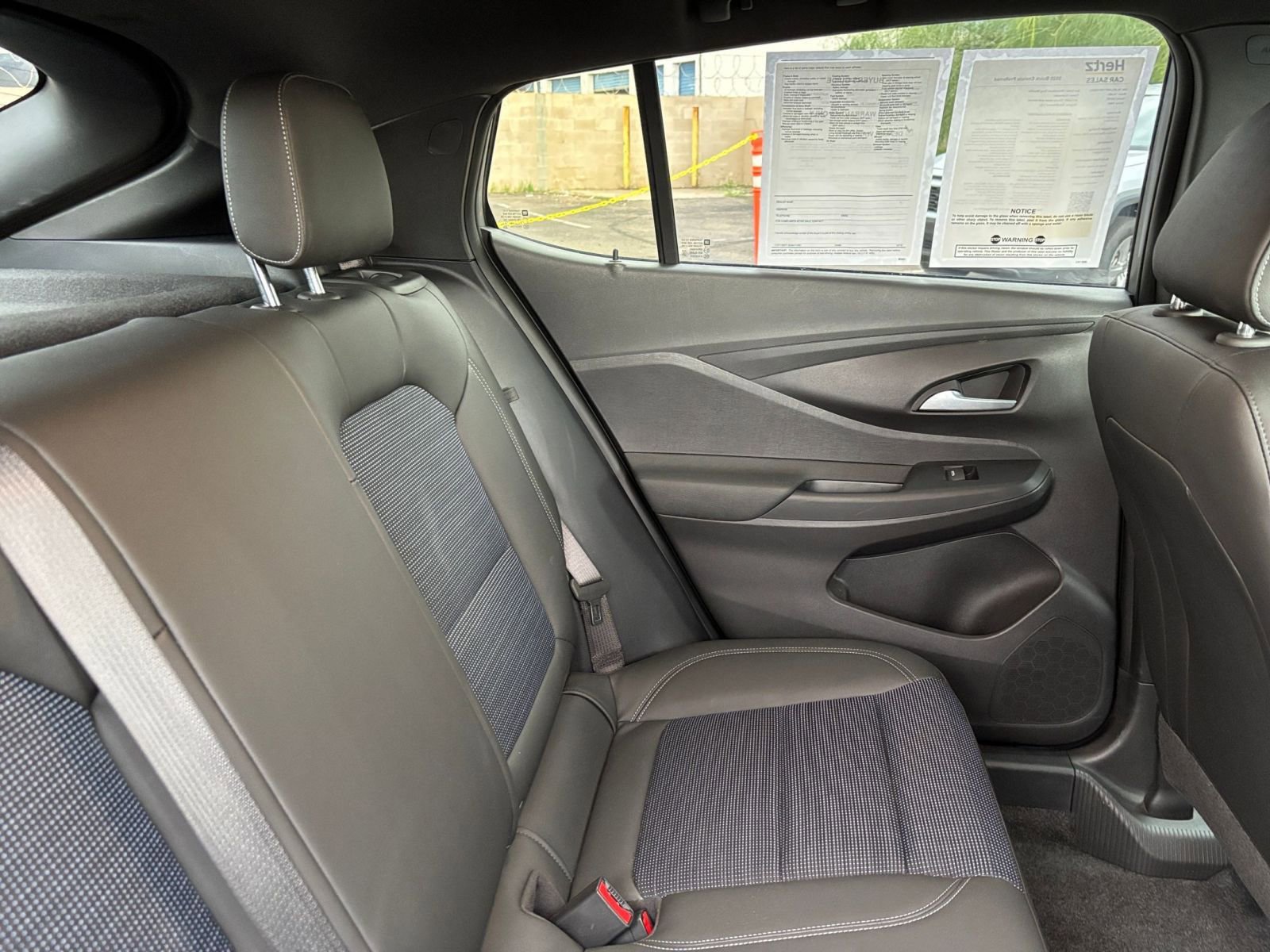 Used 2025 Buick Envista Preferred image 35