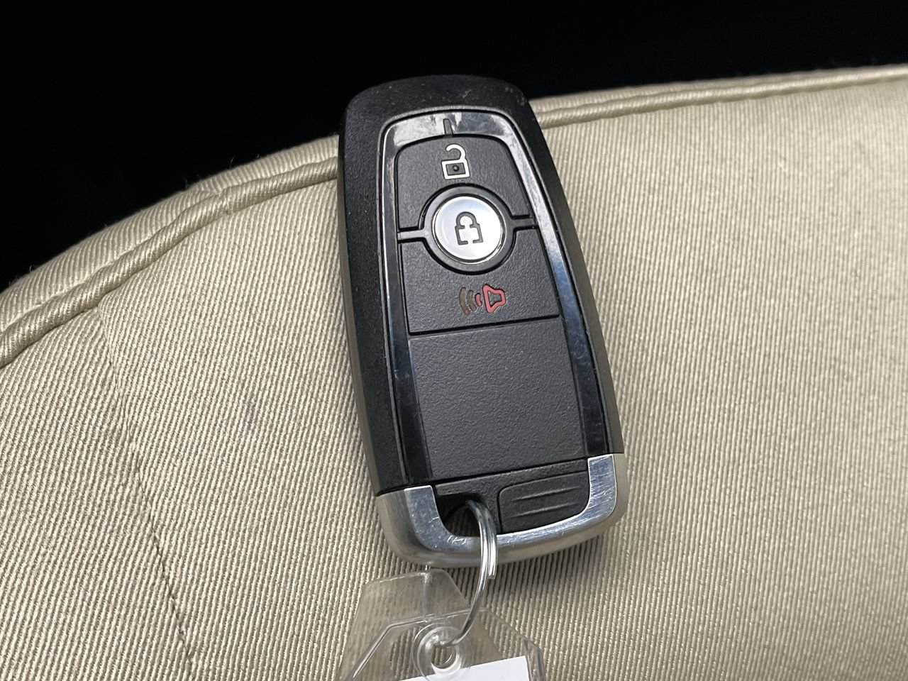 Certified 2019 Ford Edge SE w/ Cargo Accessory Package AWD/4WD image 23