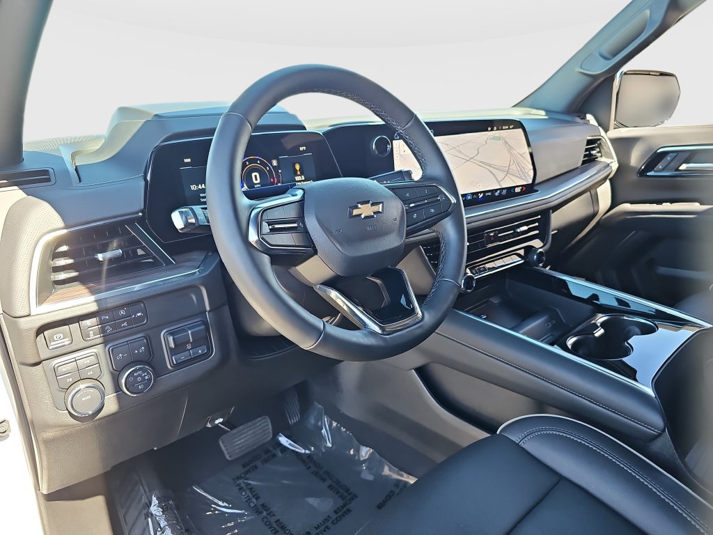 Used 2025 Chevrolet Suburban Premier AWD/4WD image 9