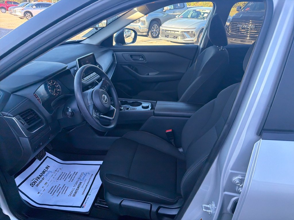 Used 2024 Nissan Rogue S AWD/4WD image 13