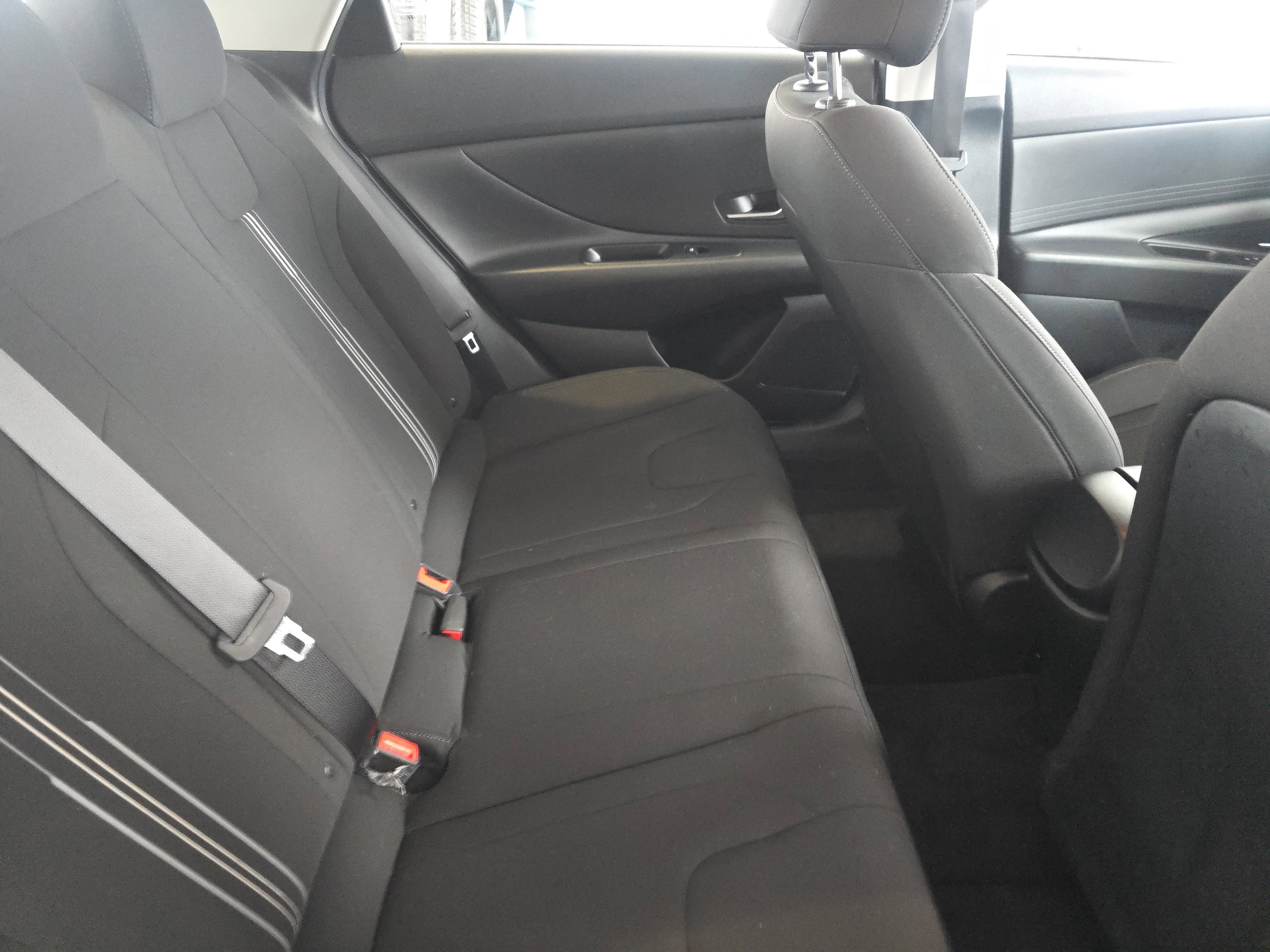 Used 2023 Hyundai Elantra Blue image 26