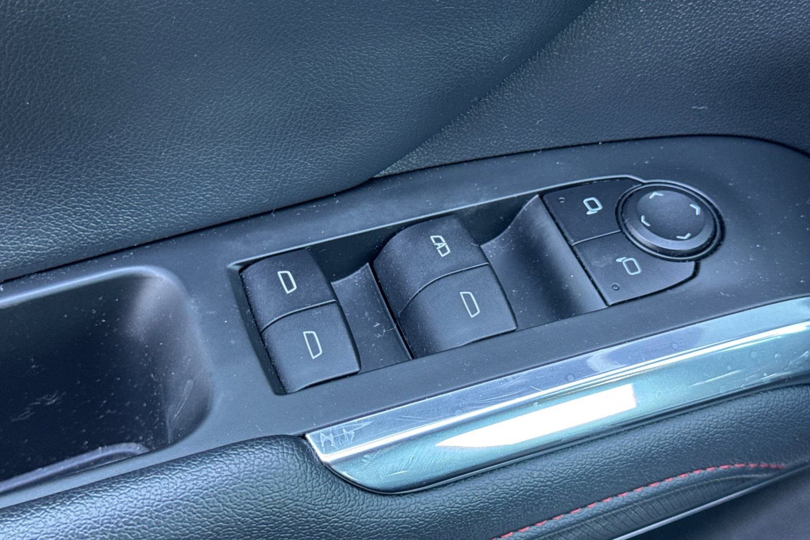 Used 2025 Chevrolet Traverse Z71 AWD/4WD image 13