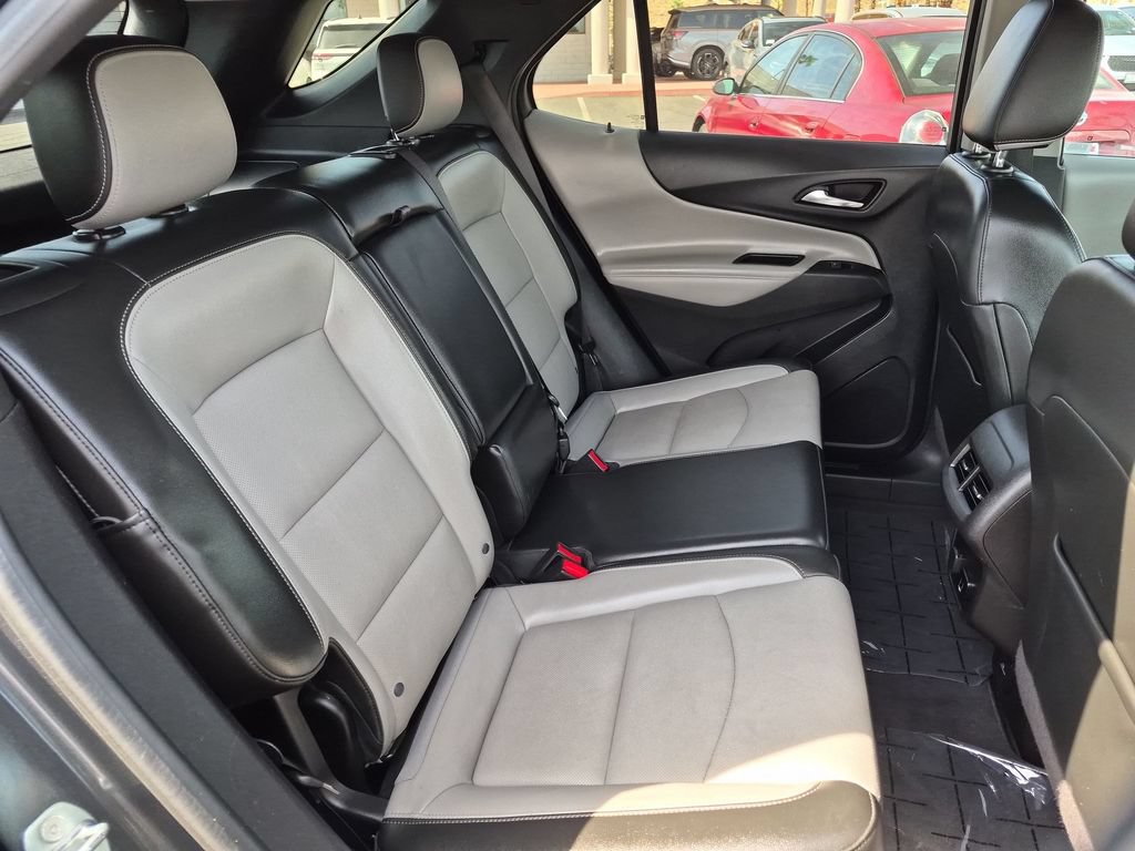 Used 2018 Chevrolet Equinox Premier FWD image 16
